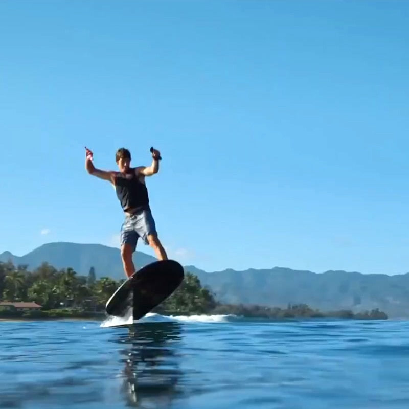 Inflatable hydrofoil wakeboard